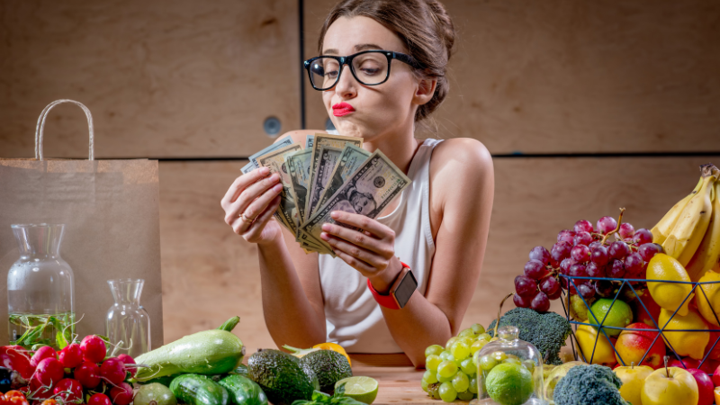 Compre apenas o necessário para economizar ao final do mês